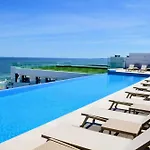 Shelly In Infinity Pool &