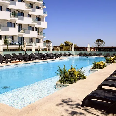 Shelly - Infinity Pool & Năvodari