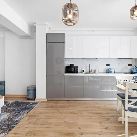 Appartement Shelly - Infinity Pool & Năvodari