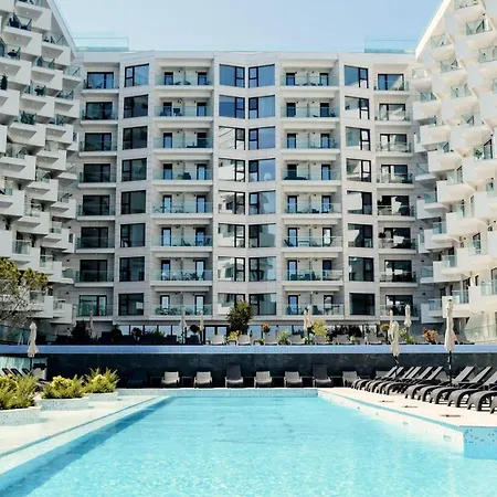 Apartment Shelly - Infinity Pool & Navodari