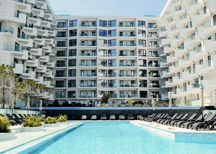 Apartment Shelly - Infinity Pool & Năvodari