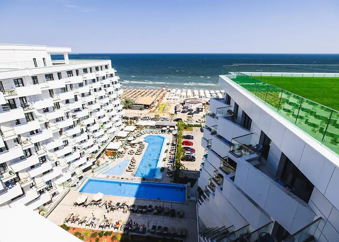 Shelly - Infinity Pool & *