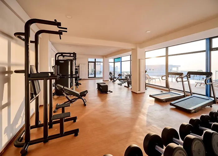 Shelly - Infinity Pool & * Năvodari