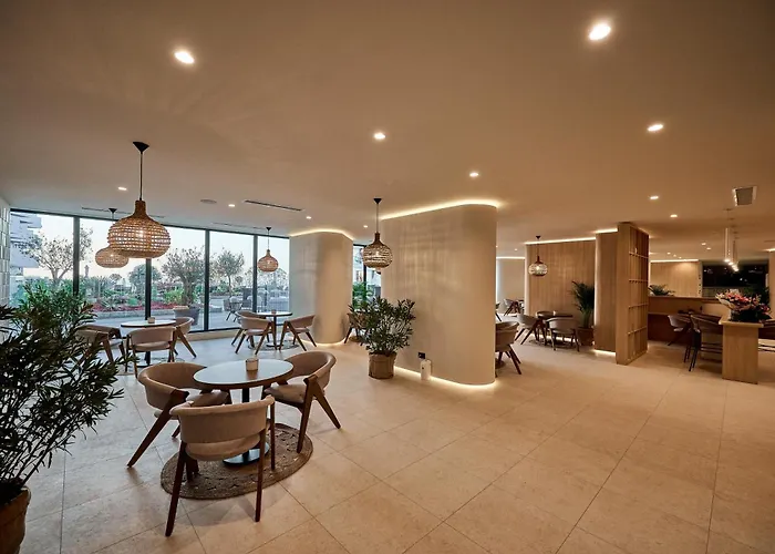 Apartment Shelly - Infinity Pool & Năvodari