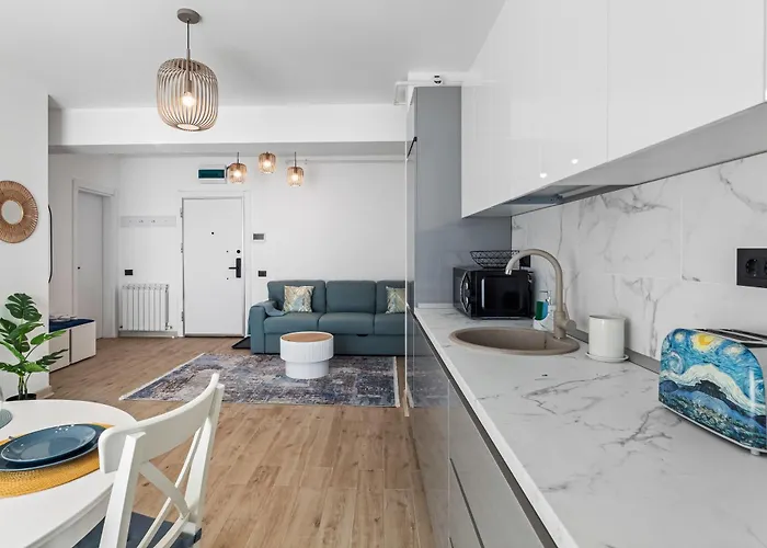 Shelly - Infinity Pool & * Năvodari