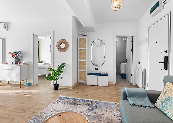 Shelly - Infinity Pool & * Năvodari