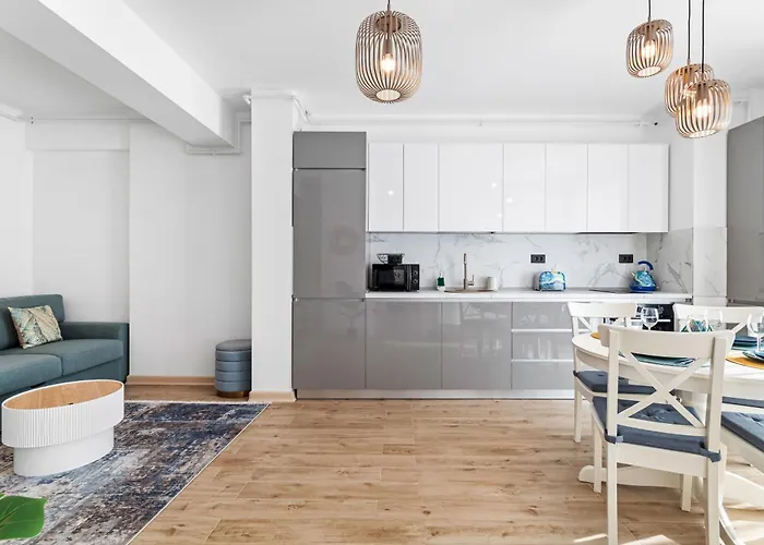 Apartment Shelly - Infinity Pool & Năvodari