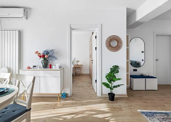 Shelly - Infinity Pool & Apartment Năvodari