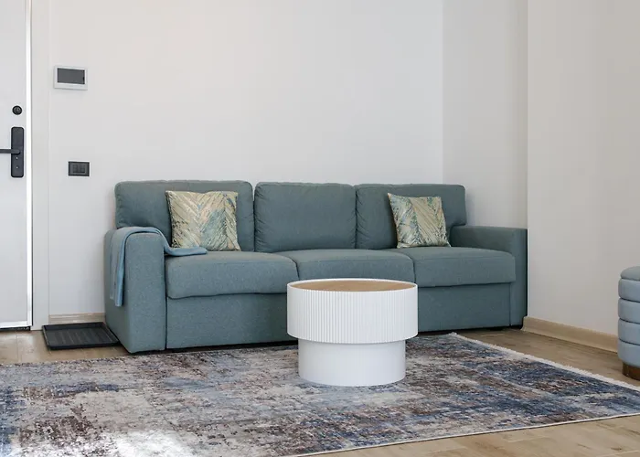 Shelly - Infinity Pool & Năvodari